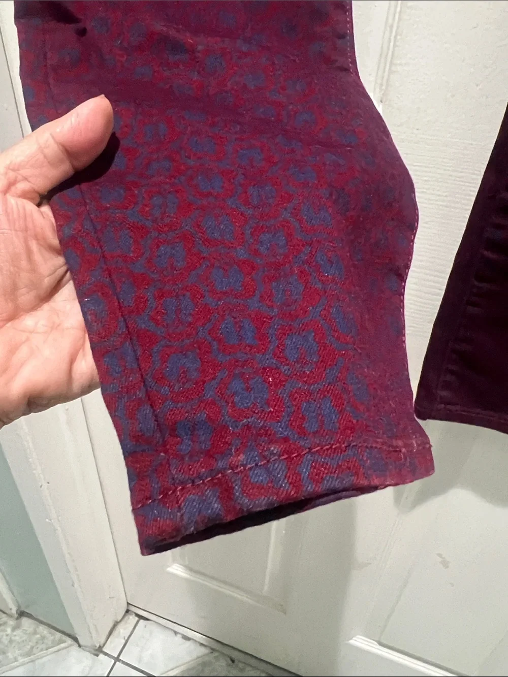 Tory Burch Slim Straight Jeans in Burgundy